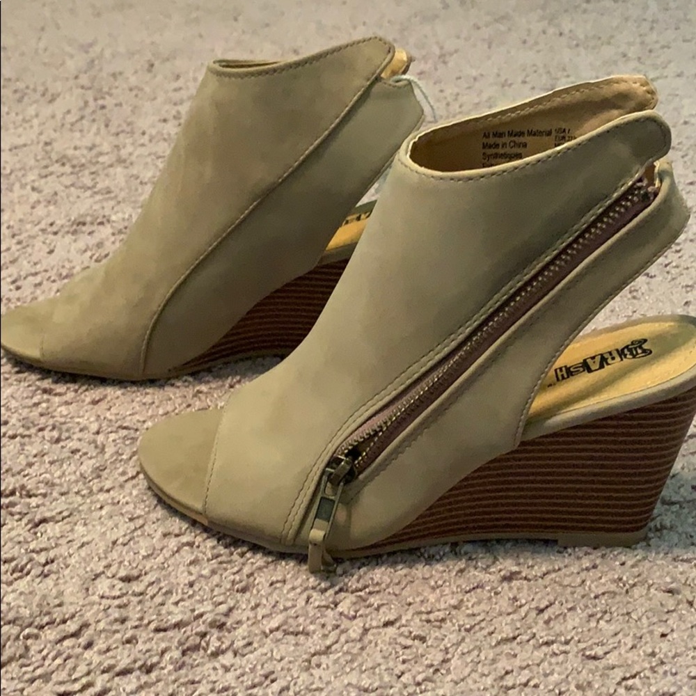 Open toe wedges